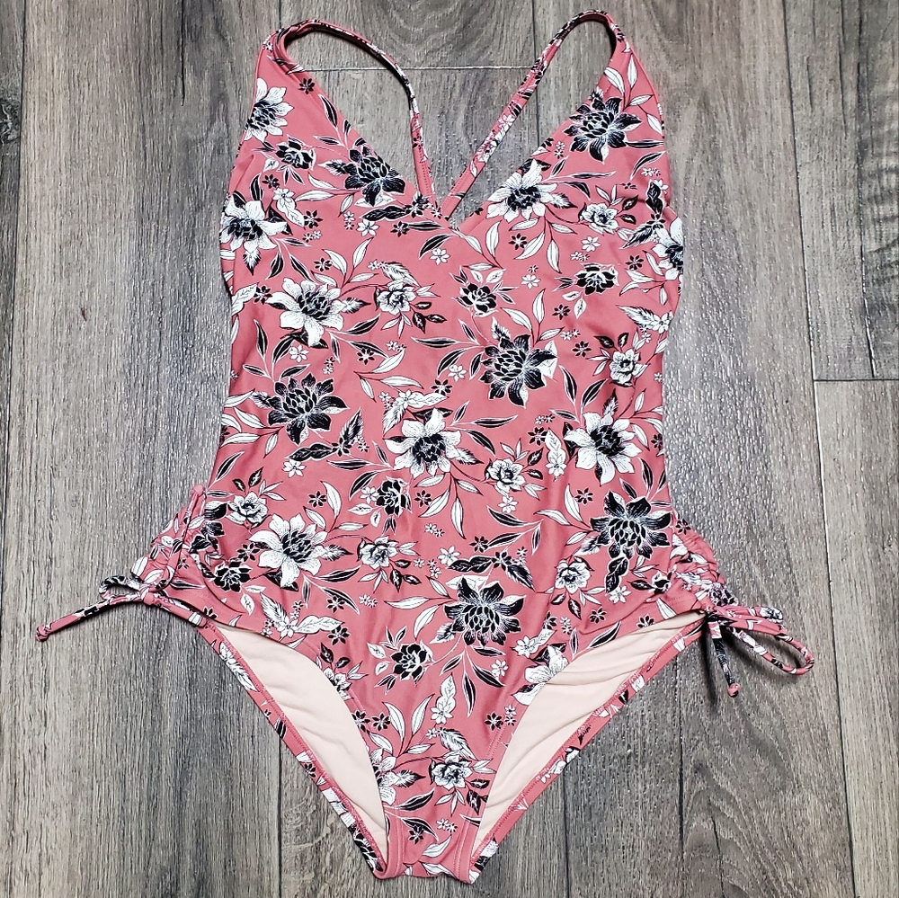 Kona Sol Swimsuit Pink with Black and White Flowers Womens Large NWOT